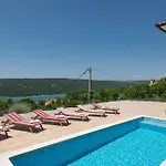 Valente Holiday home
