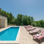 Holiday home Valente *