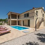 Valente Holiday home